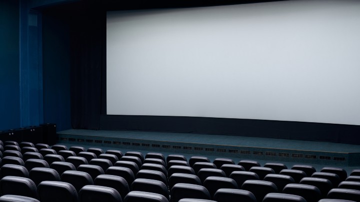 best-seats-imax-theater_empty-movie-theater